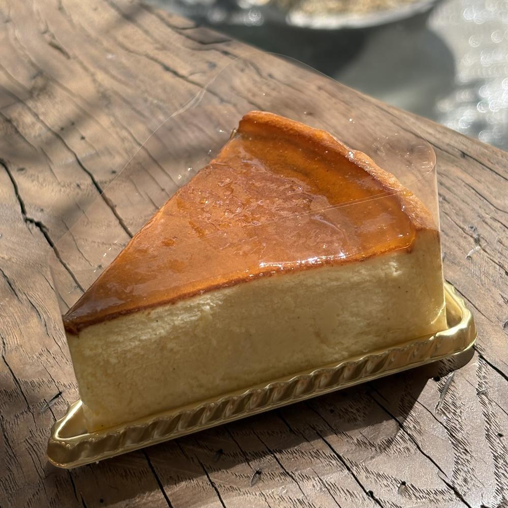 チーズケーキの一切れ