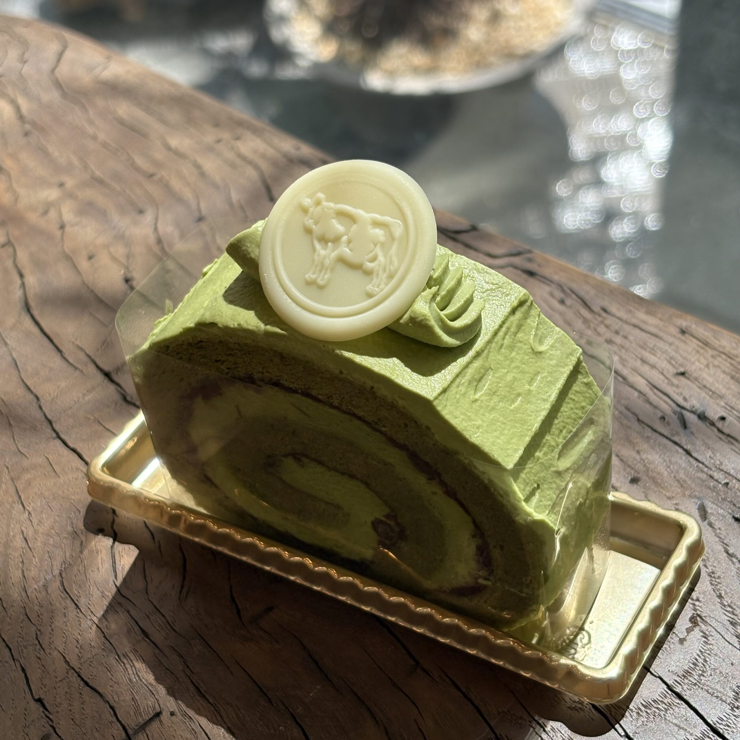 抹茶のロールケーキ